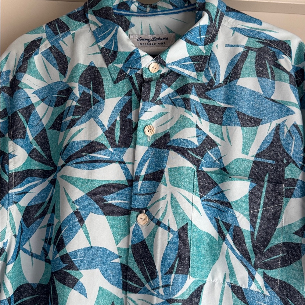Tommy Bahama Island Style Blue and Green Leaf Hawaiian Tropical Shirt - Size Lg